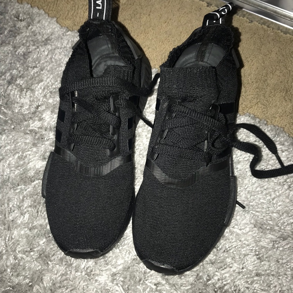 Tripple Black nmd prime knit japan.